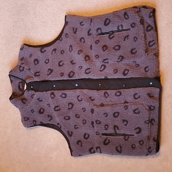 Maurices size 2X faux fur animal print vest - Picture 5 of 10